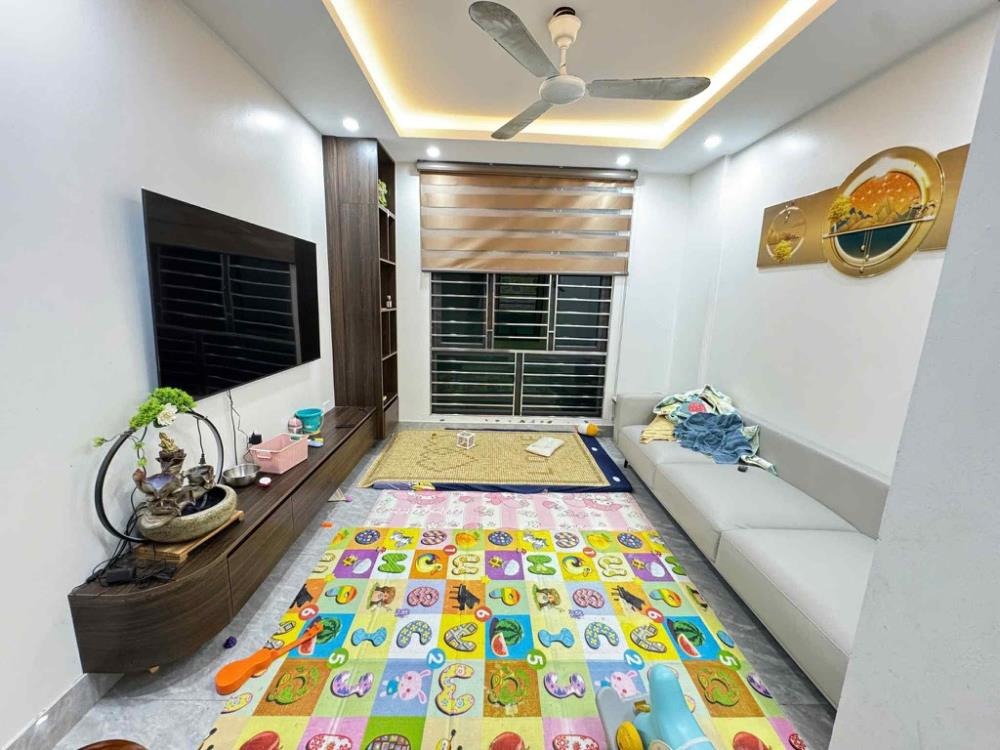 Bán nhà phường Thượng Cát: 32.4m2 - 5.5 tỷ - 5 Tầng - Gần Ô Tô