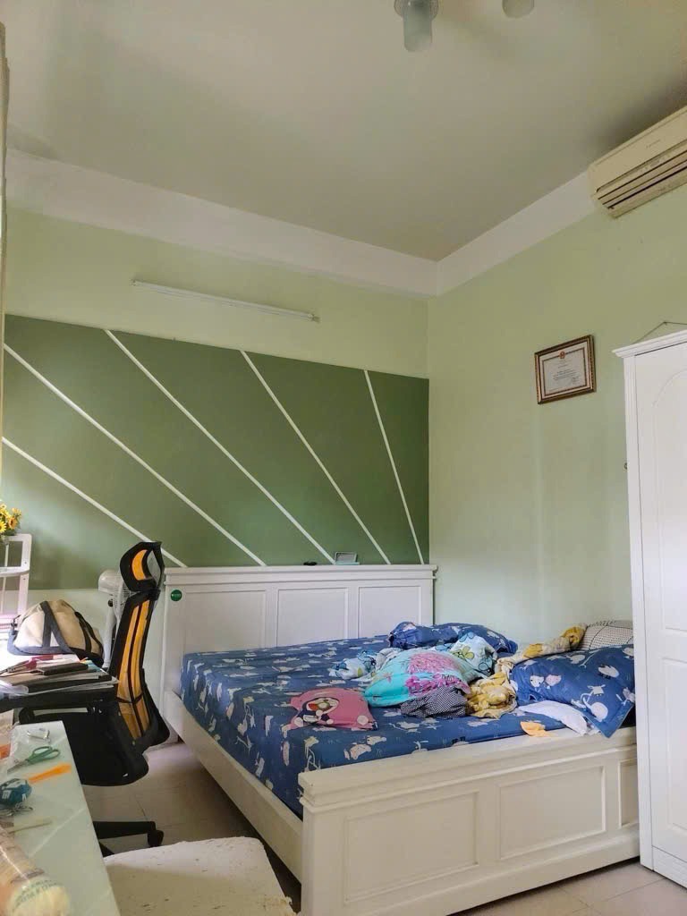 Nhà Phố 90m2 Quận 7 - 5PN, Giá 13.5 Tỷ - Vị Trí Đắc Địa