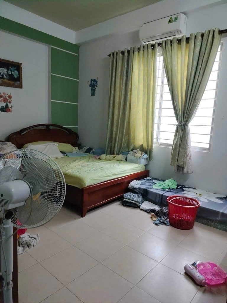 Nhà Phố 90m2 Quận 7 - 5PN, Giá 13.5 Tỷ - Vị Trí Đắc Địa
