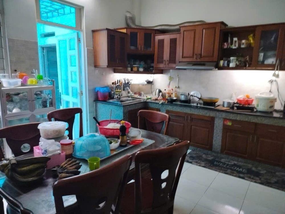 Nhà Phố 90m2 Quận 7 - 5PN, Giá 13.5 Tỷ - Vị Trí Đắc Địa