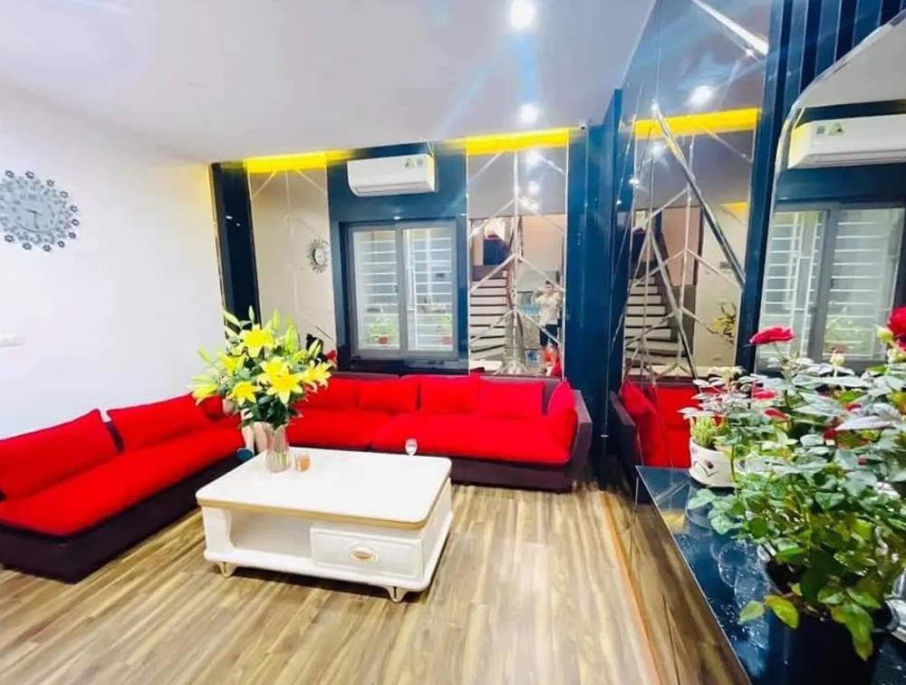 Bán nhà phố Nguyễn Chí Thanh, Đống Đa - 40m2, 6 tầng, Mặt tiền 4.1m - 17.6 tỷ