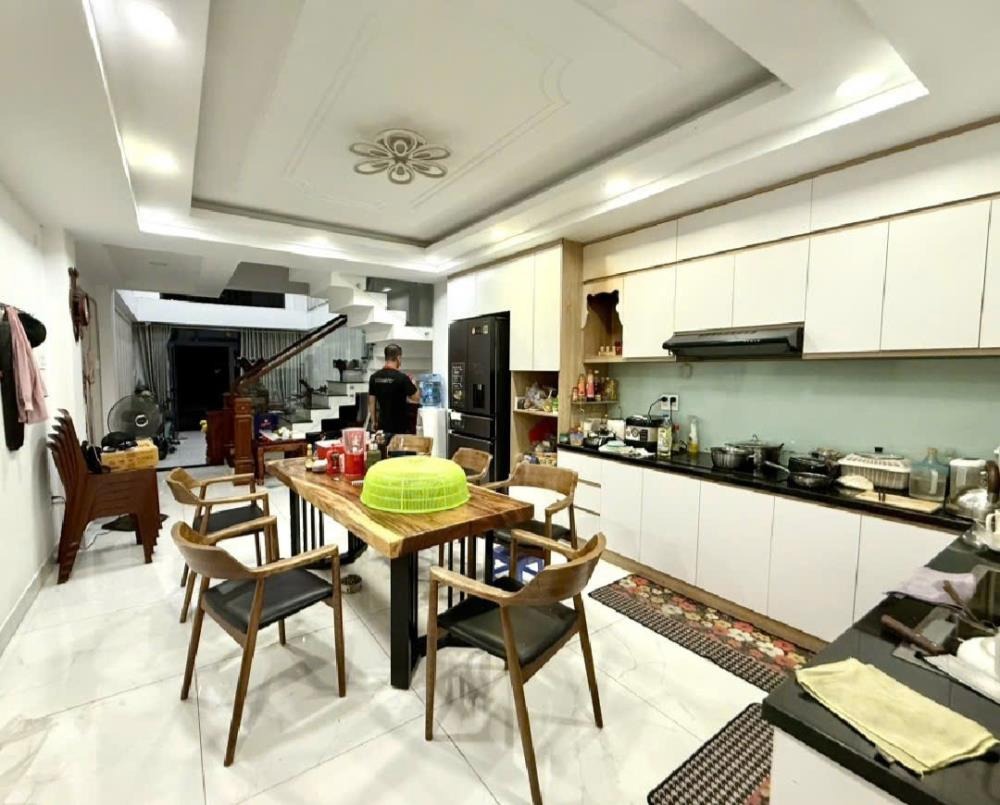 Chủ bán nhanh, giảm sâu: Nhà phố 5 tỷ999, 5 tầng, đường 10m, Q12