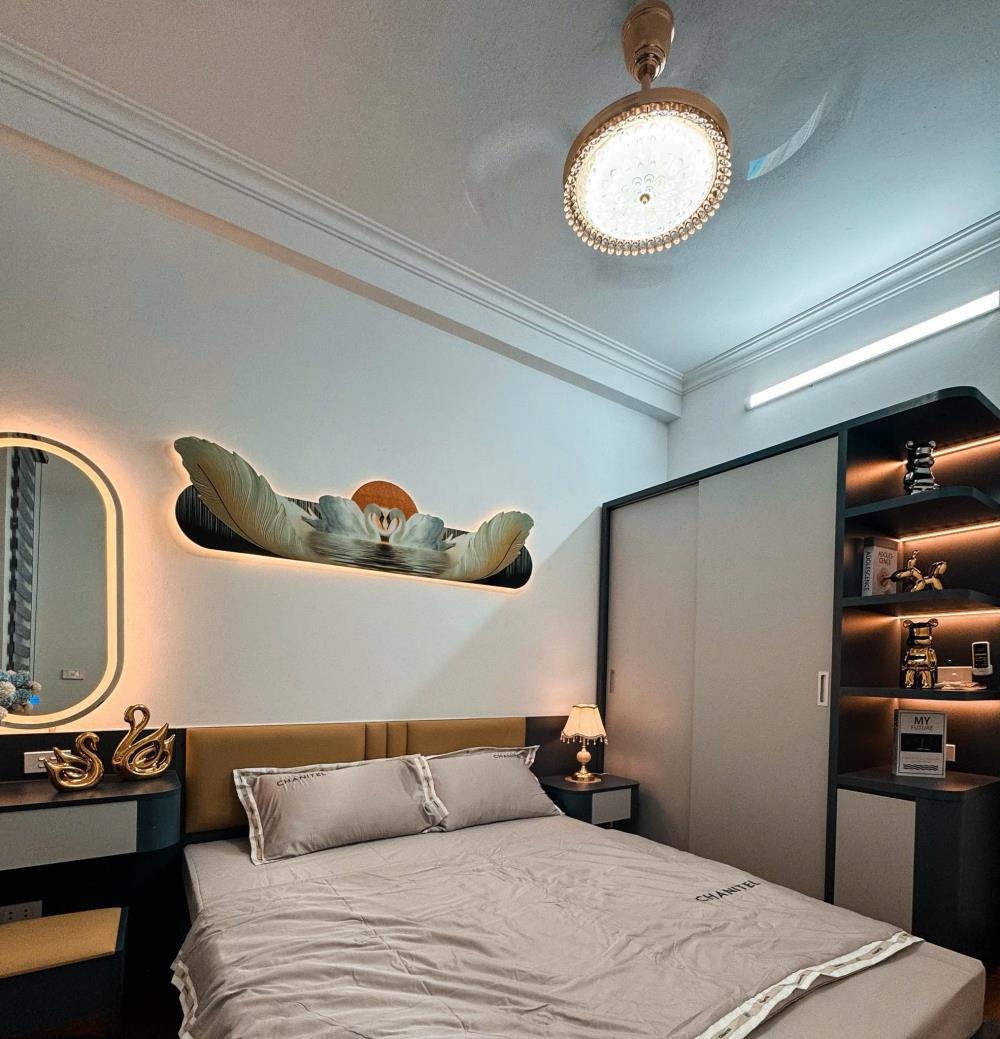 Mỹ Đình: Bán nhà 4 Tầng, 36m², Mặt Tiền Rộng - Giá 8.15 tỷ