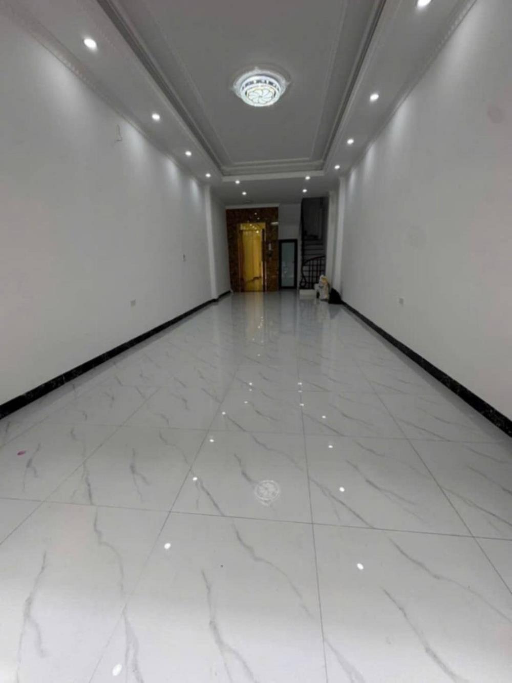 Bán nhà phố Hồng Hà - 6 tầng, thang máy, gần phố cổ