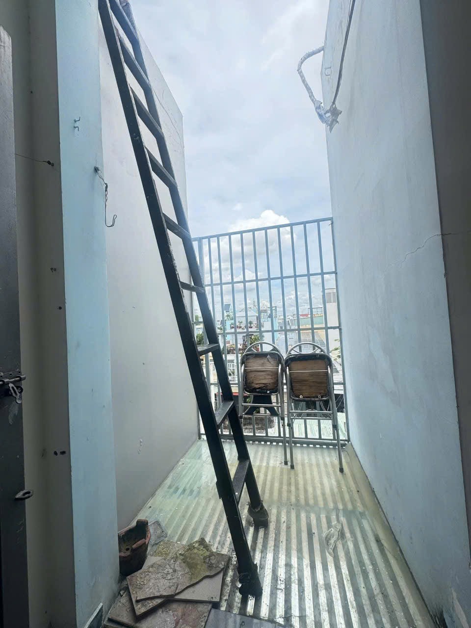 Nhà Đẳng Cấp 1 Trệt 1 Lửng 1 Lầu - 4x17m Đường 8m, Quận 12 | Vị Trí Đẹp, Hoàn Công Đầy Đủ