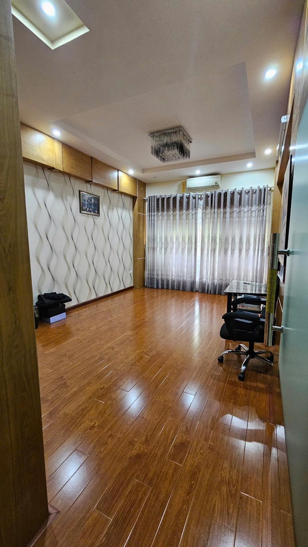 Lô Góc Phân Lô Ô Tô - 42/45m² - 6 Tầng - MT 4m - 19.7 Tỷ - Vị Trí Đắc Địa