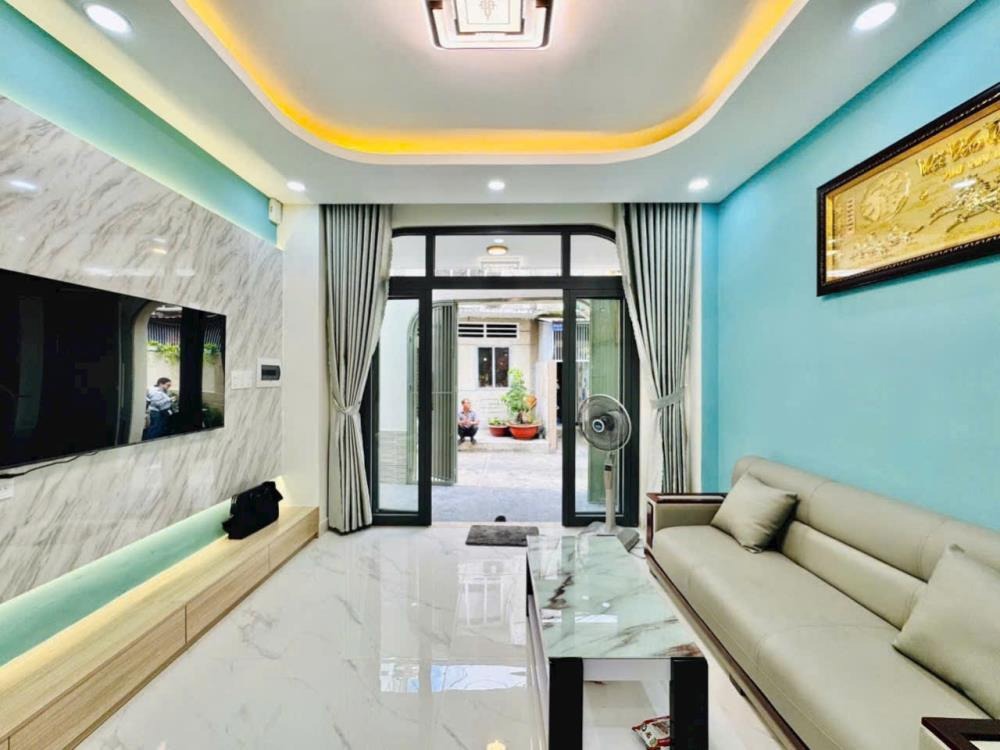 Cần Bán Nhà Bình Chánh 950 Triệu - 1 Lầu, 3 Phòng Ngủ, Sổ Hồng Riêng