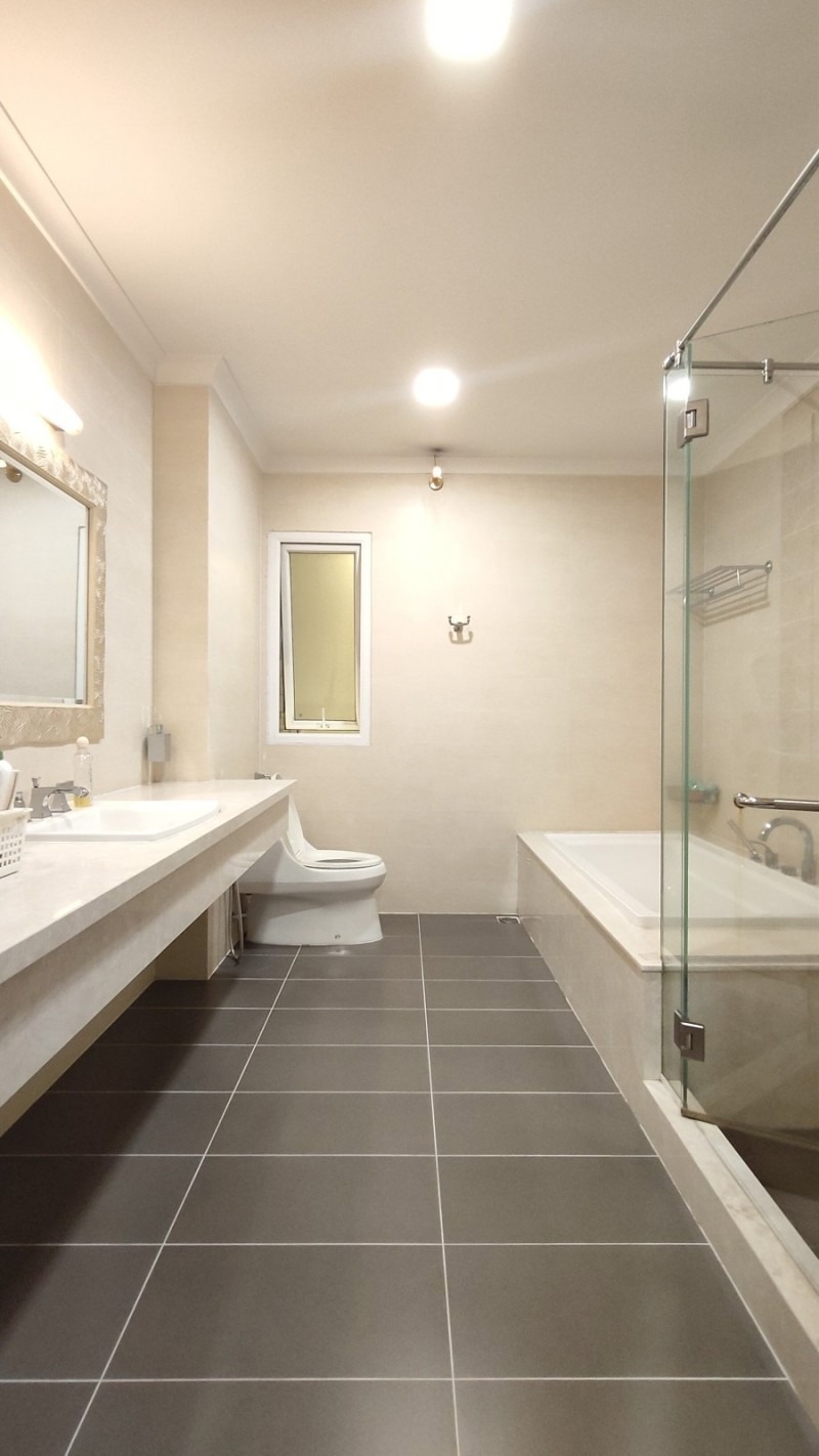 Siêu Biệt Thự Quận 1: Vị Trí Kim Cương, 3 Mặt Tiền, 240m2 - Giá 138 Tỷ