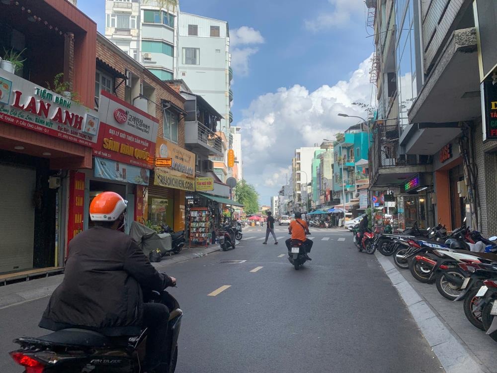 Cho Thuê Nhà Mặt Tiền Đề Thám, Quận 1 - 17tr/tháng - Vị Trí Đắc Địa
