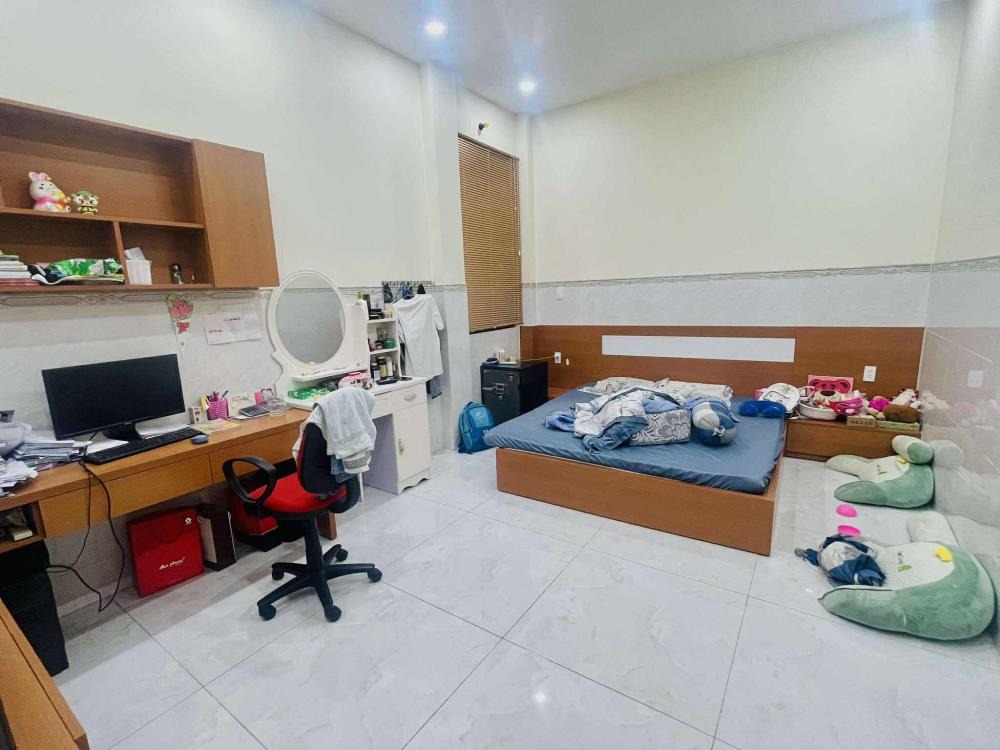 Nhà Lê Quang Định 4 Tầng, 135m2 Nở Hậu, 7 PN Cho Thuê - Giá 19.9 Tỷ