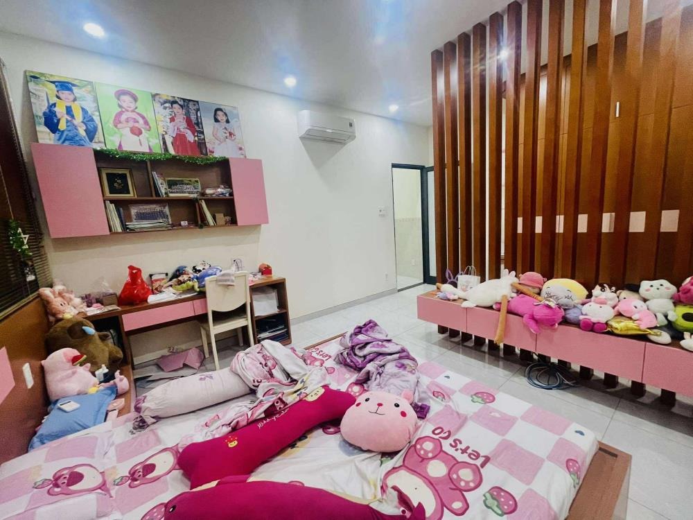 Nhà Lê Quang Định 4 Tầng, 135m2 Nở Hậu, 7 PN Cho Thuê - Giá 19.9 Tỷ