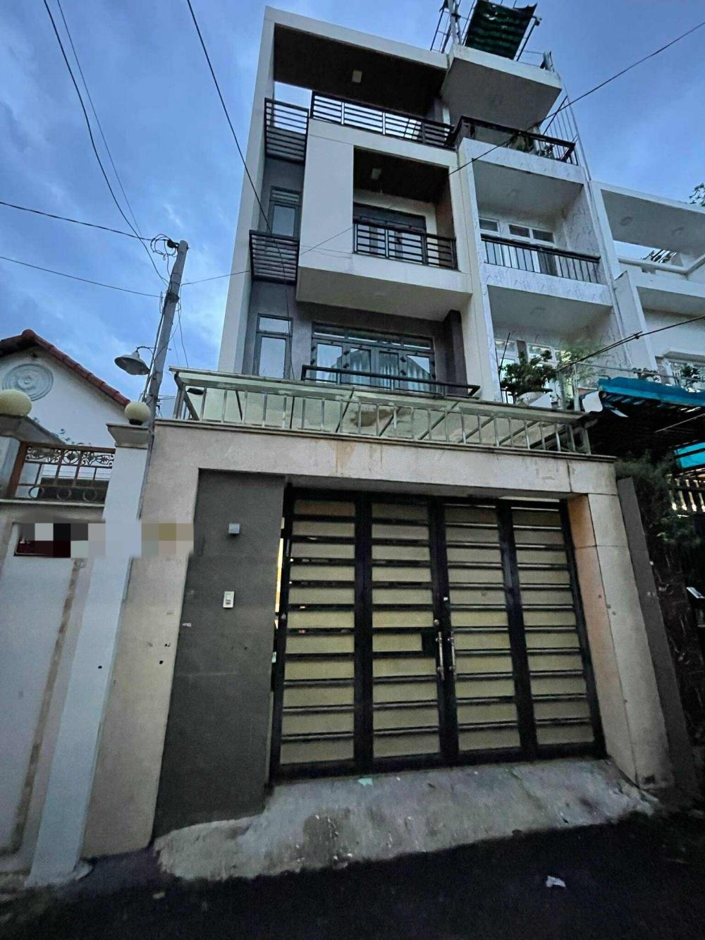 Nhà Lê Quang Định 4 Tầng, 135m2 Nở Hậu, 7 PN Cho Thuê - Giá 19.9 Tỷ