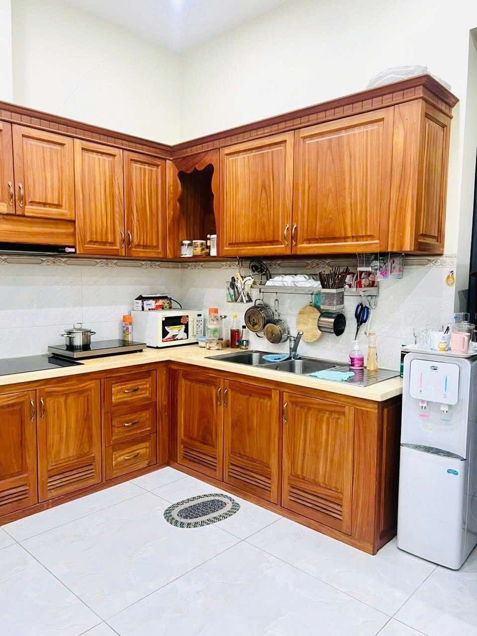 Nhà Lê Quang Định 4 Tầng, 135m2 Nở Hậu, 7 PN Cho Thuê - Giá 19.9 Tỷ
