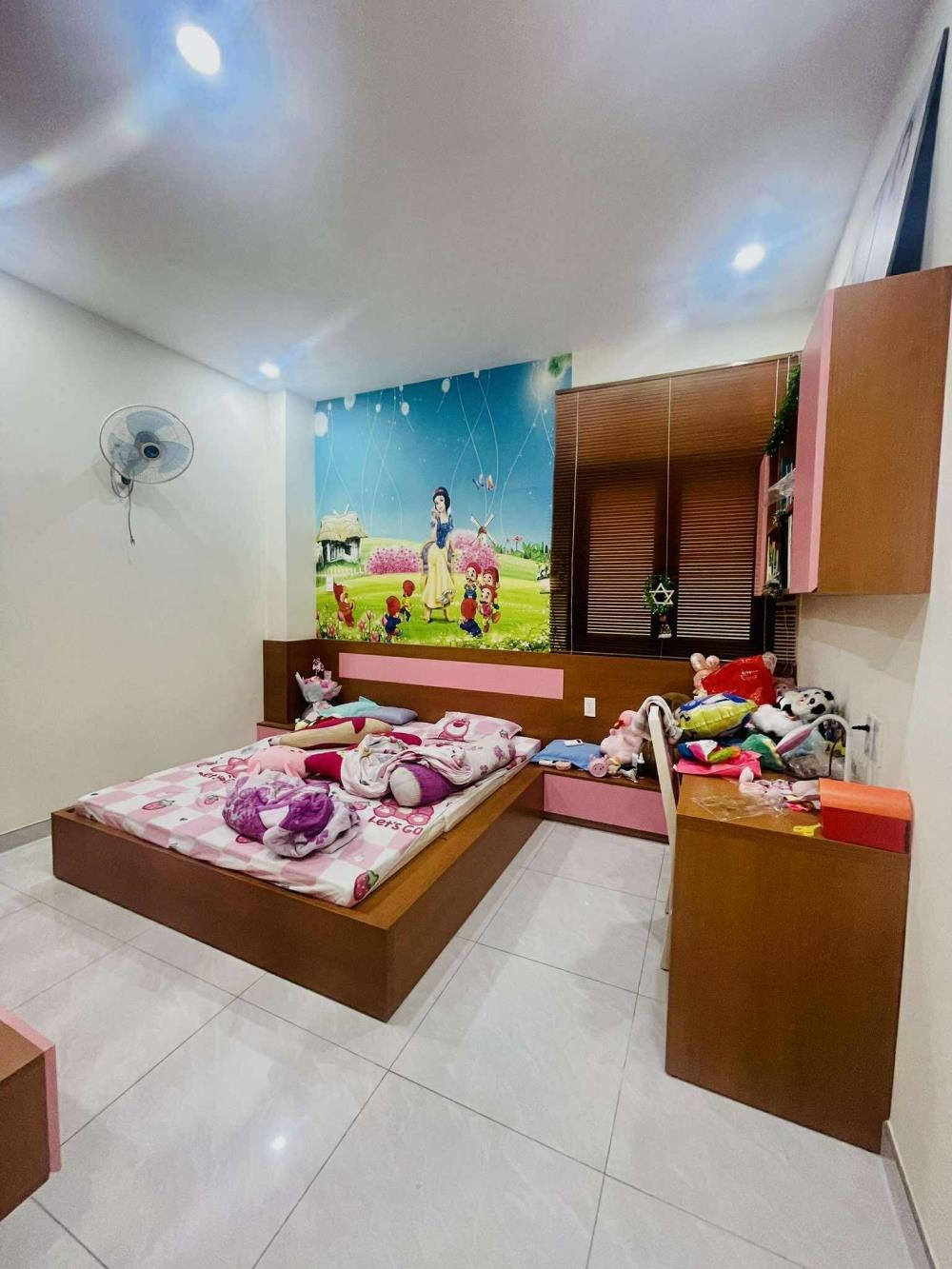 Nhà Lê Quang Định 4 Tầng, 135m2 Nở Hậu, 7 PN Cho Thuê - Giá 19.9 Tỷ