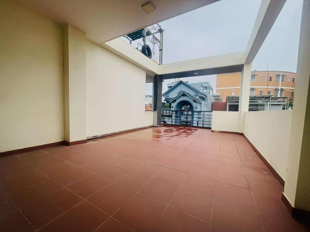 Nhà Lê Quang Định 4 Tầng, 135m2 Nở Hậu, 7 PN Cho Thuê - Giá 19.9 Tỷ