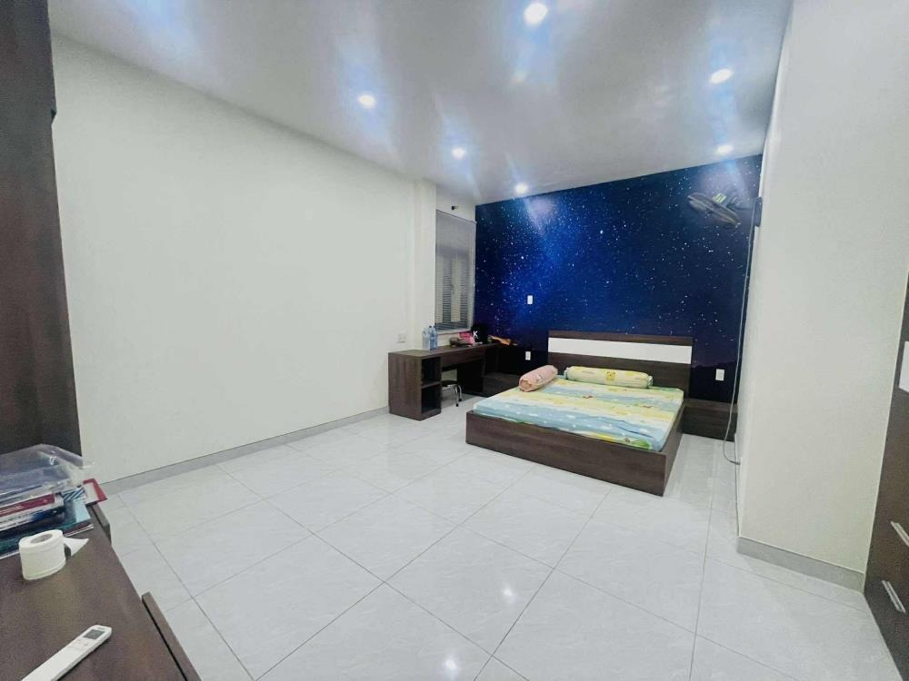 Nhà Lê Quang Định 4 Tầng, 135m2 Nở Hậu, 7 PN Cho Thuê - Giá 19.9 Tỷ