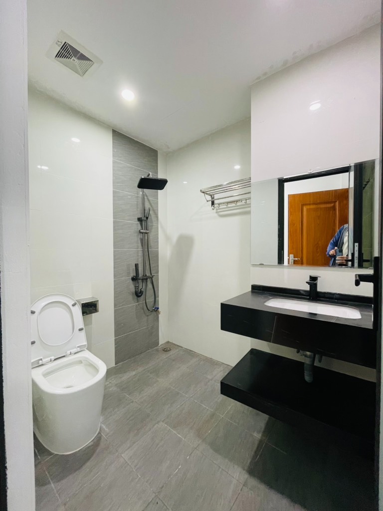 Nhà Mới Xây Đặng Tiến Đông - Đống Đa - 7 Tầng - Ô Tô Vào - Giá 13.5 Tỷ