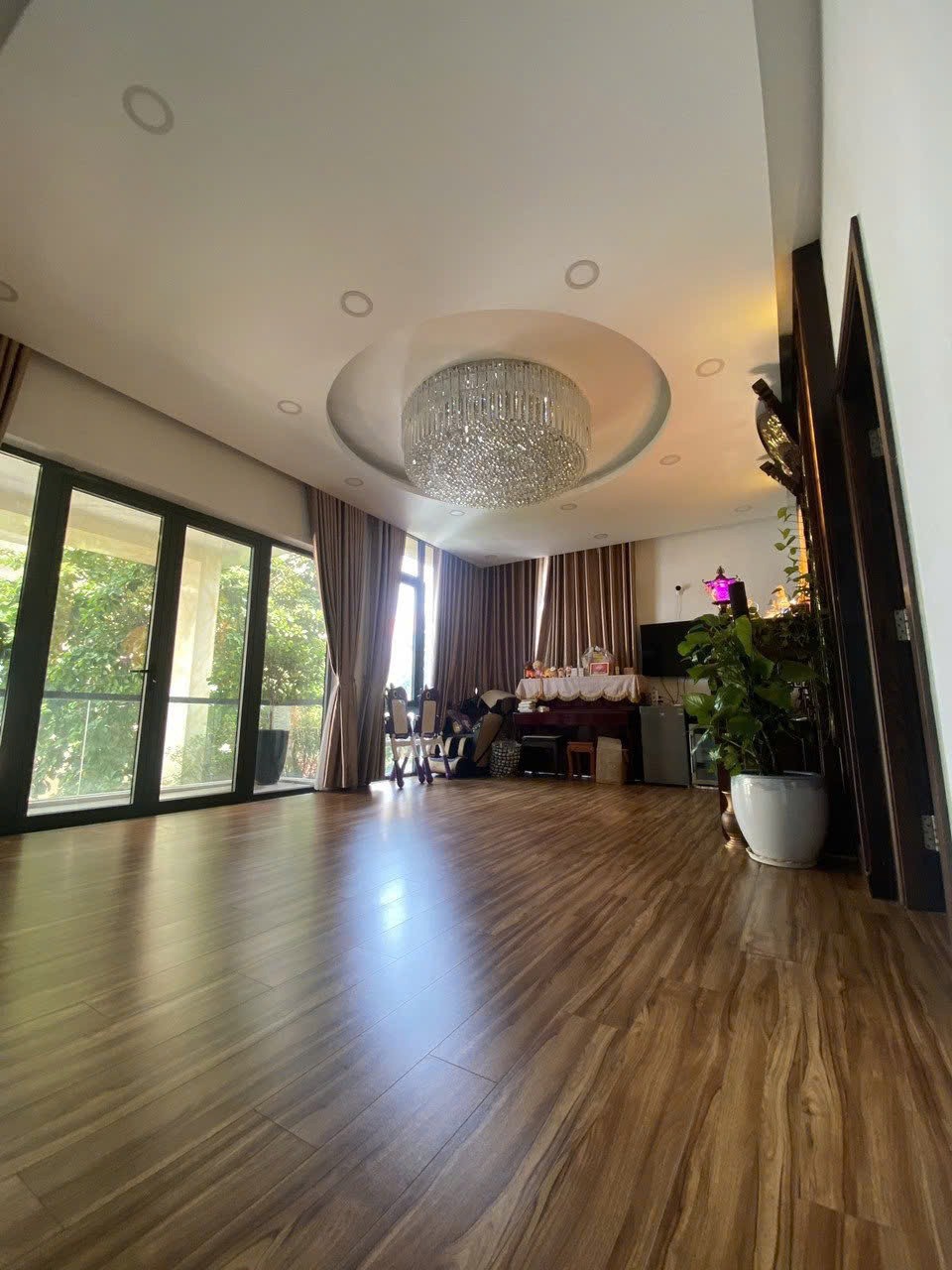 Bán Biệt Thự Góc 2 Mặt Tiền, Nội Khu Vip, Thủ Đức - 60 Tỷ