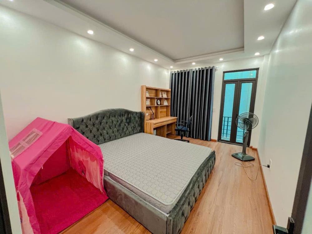 Vip Nhất - Ô Tô Đỗ Cổng, 3 Phòng Ngủ, Full Nội Thất, Giá Chỉ 7.3 Tỷ