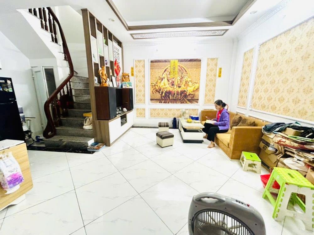 Vip Nhất - Ô Tô Đỗ Cổng, 3 Phòng Ngủ, Full Nội Thất, Giá Chỉ 7.3 Tỷ