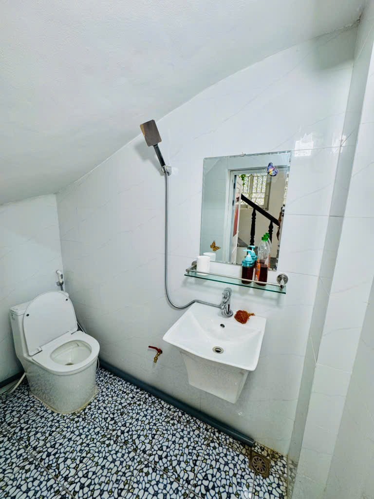 Bán nhà Giang Cao, Bát Tràng - 35m2, 3 Tầng, Ô Tô Đỗ Cửa - Giá Tốt