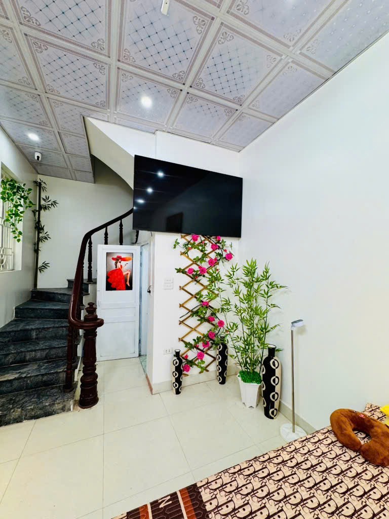 Bán nhà Giang Cao, Bát Tràng - 35m2, 3 Tầng, Ô Tô Đỗ Cửa - Giá Tốt