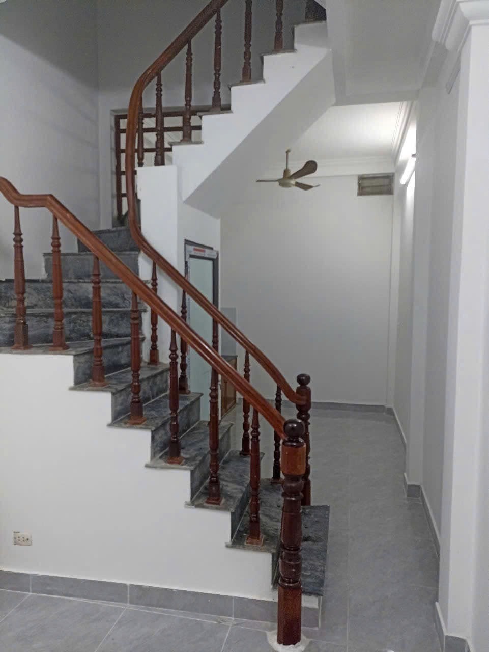 Cho Thuê Nhà 4 Tầng, Phố Vũ Thạnh, Đống Đa - 11tr/tháng