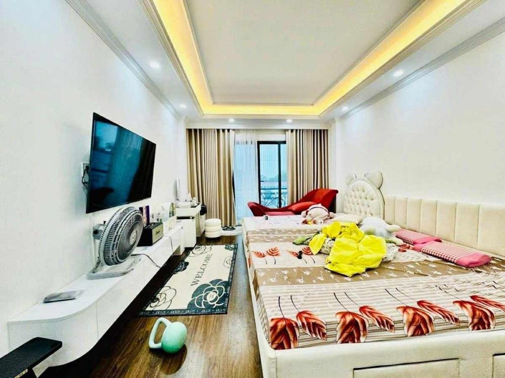 Bán nhà 7 tầng có thang máy, ô tô trong nhà, nội thất đẹp - 50m2, mặt tiền 4m