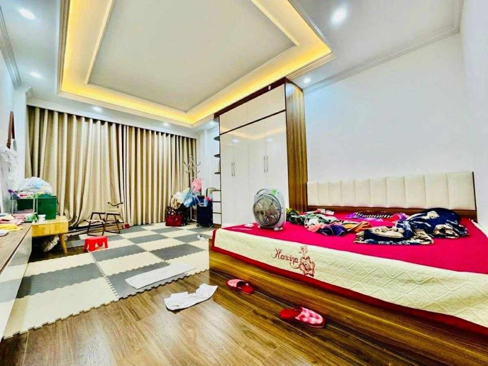 Bán nhà 7 tầng có thang máy, ô tô trong nhà, nội thất đẹp - 50m2, mặt tiền 4m