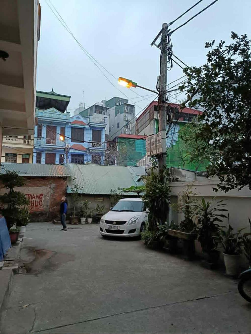 Bán nhà Văn Quán - Hà Đông: Ô tô đỗ cửa, Gần Hồ, Giá Tốt