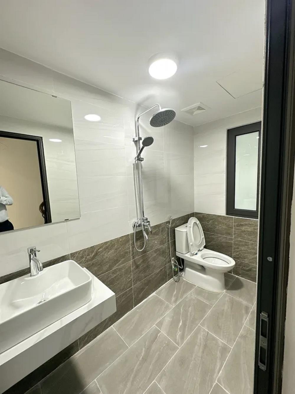 Bán nhà cực hót Nguyên Xá: 30m2, 5 tầng, >5 tỷ, gần ĐH Công Nghiệp