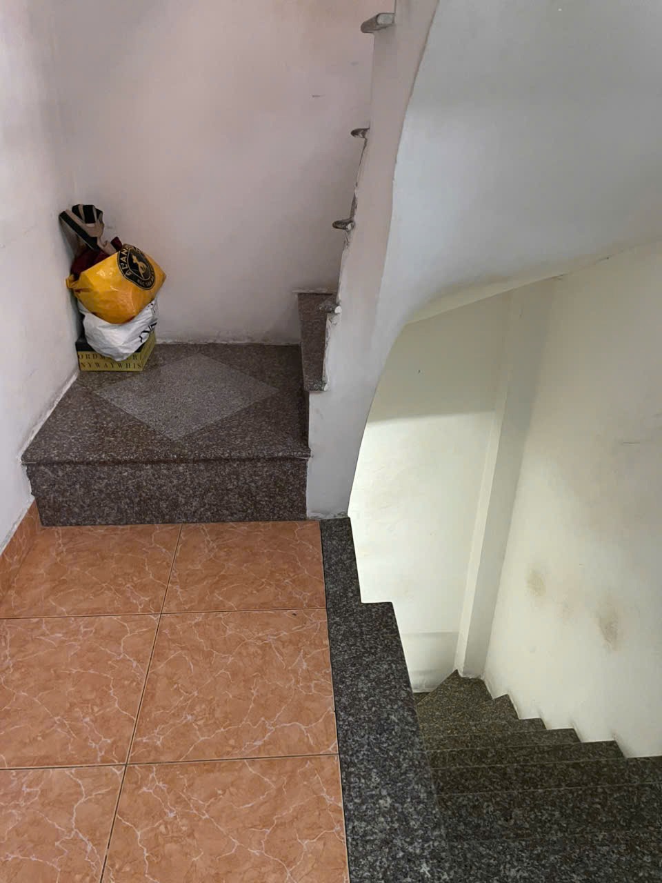 Bán nhà 3 tầng hẻm đẹp Quận 3 - 3.9 tỷ - Vị trí đắc địa, Pháp lý chuẩn