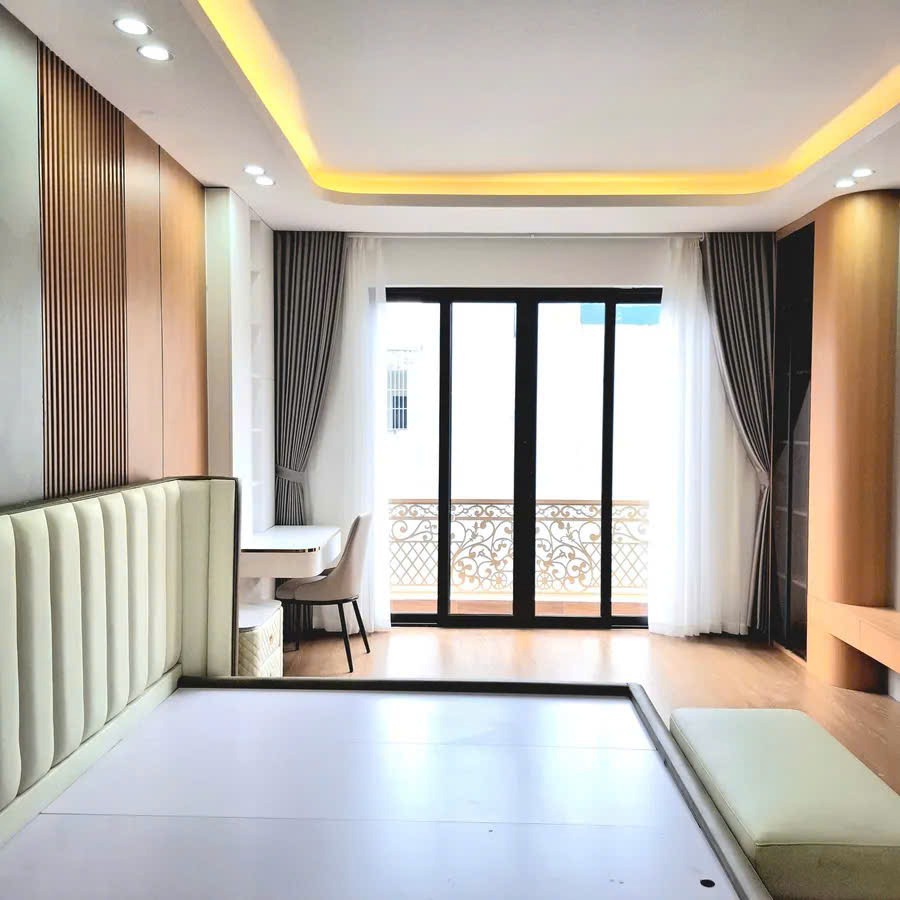 Bán nhà phố Ỷ La Hà Đông 61m² 3T Full NT, KD tốt, ô tô tránh, giá 13 tỷ