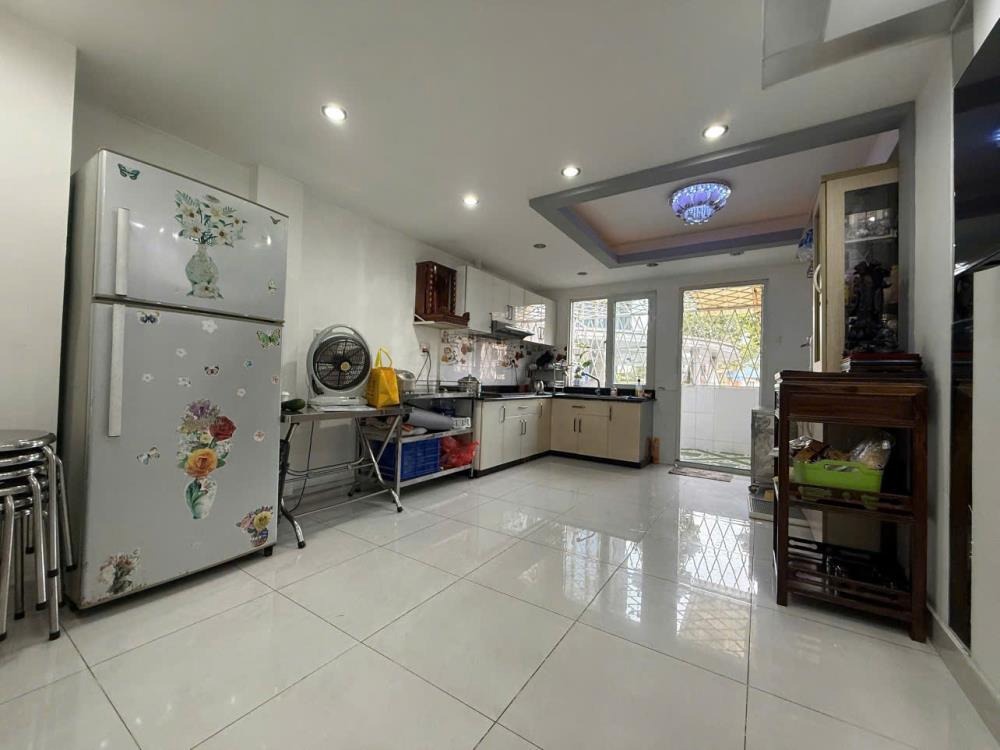 Bán Gấp Nhà Hẻm Xe Hơi Quận 11 - 8.8 Tỷ - Pháp Lý Sạch