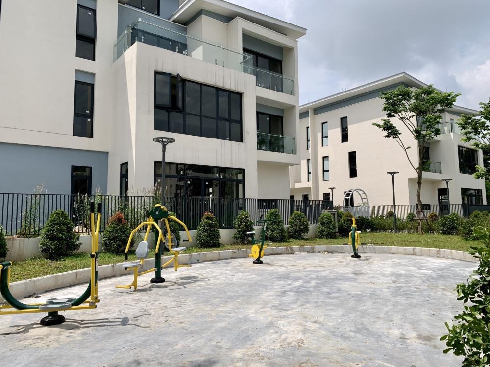 Bán Biệt Thự Dương Nội 180m2 - Giá 32 tỷ - Vị Trí Đắc Địa