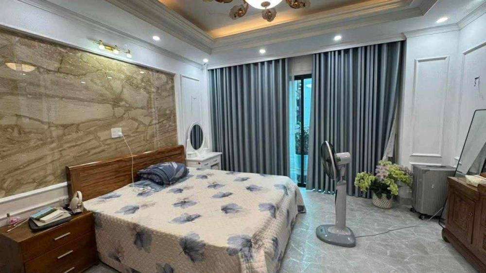 Bán nhà 6 tầng, lô góc, thang máy, ô tô tránh, Hà Nội - 19.5 tỷ