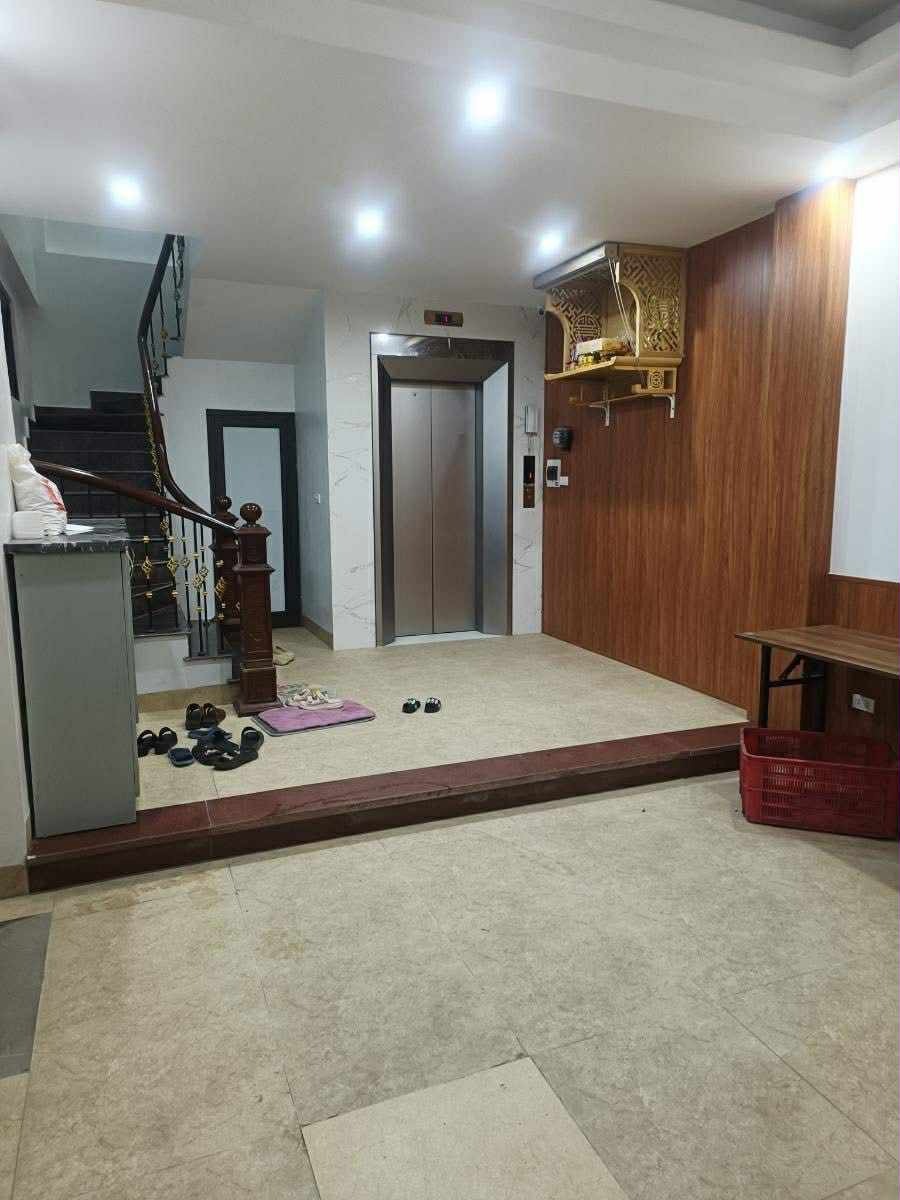 Bán nhà 6 tầng, lô góc, thang máy, ô tô tránh, Hà Nội - 19.5 tỷ