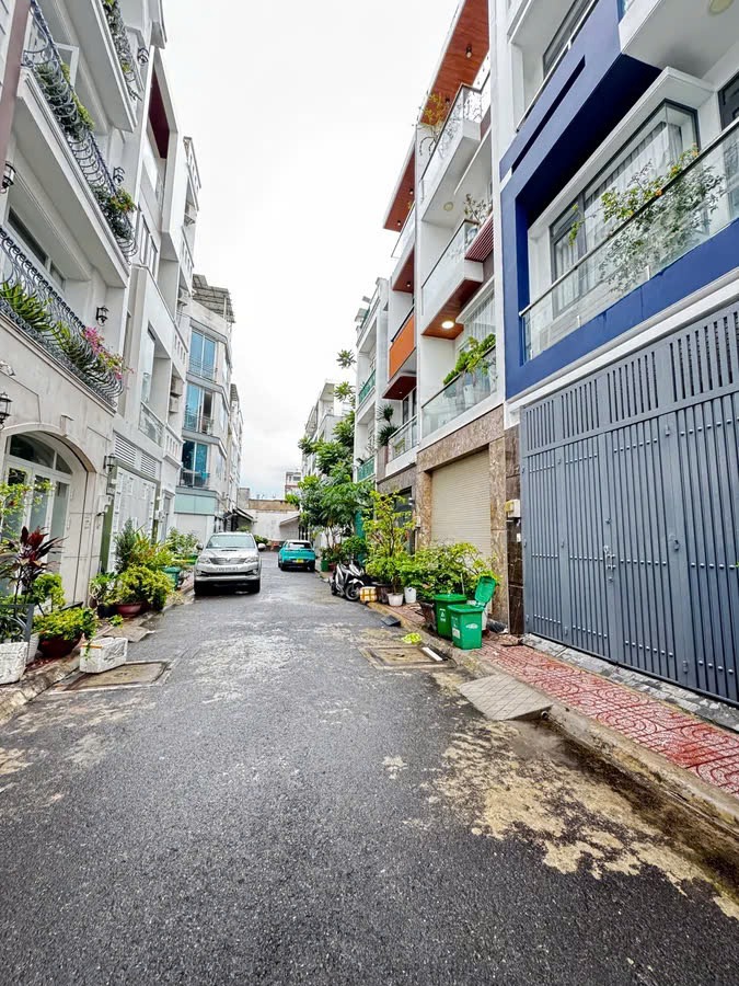 Nhà 4 Tầng Tân Phú: Xe Tải Vào Nhà, 66m², 4PN, 9.1 Tỷ Thương Lượng