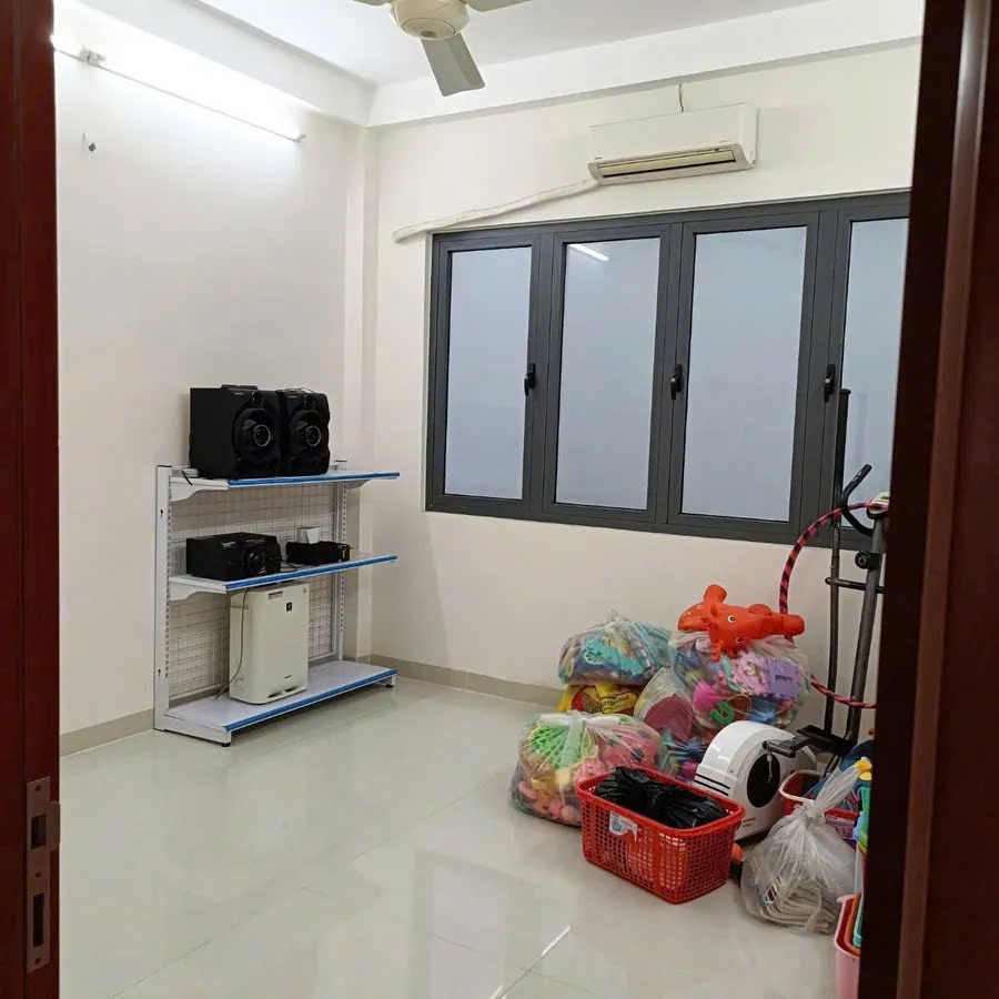 Nhà 4 Tầng Tân Phú: Xe Tải Vào Nhà, 66m², 4PN, 9.1 Tỷ Thương Lượng
