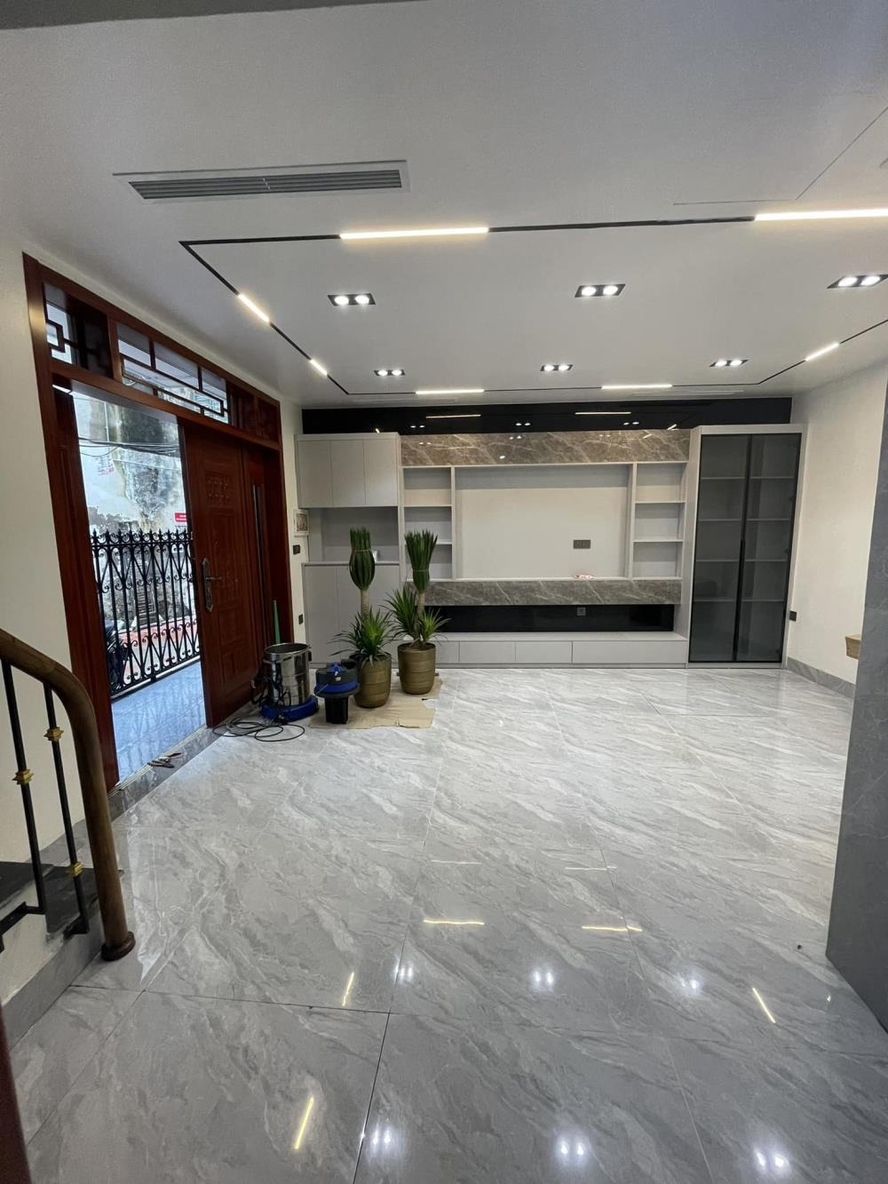 Nhà Trung Tâm Quận Long Biên - 35m2 - Mặt Tiền 4m - Full Nội Thất - Giá Đầu Tư