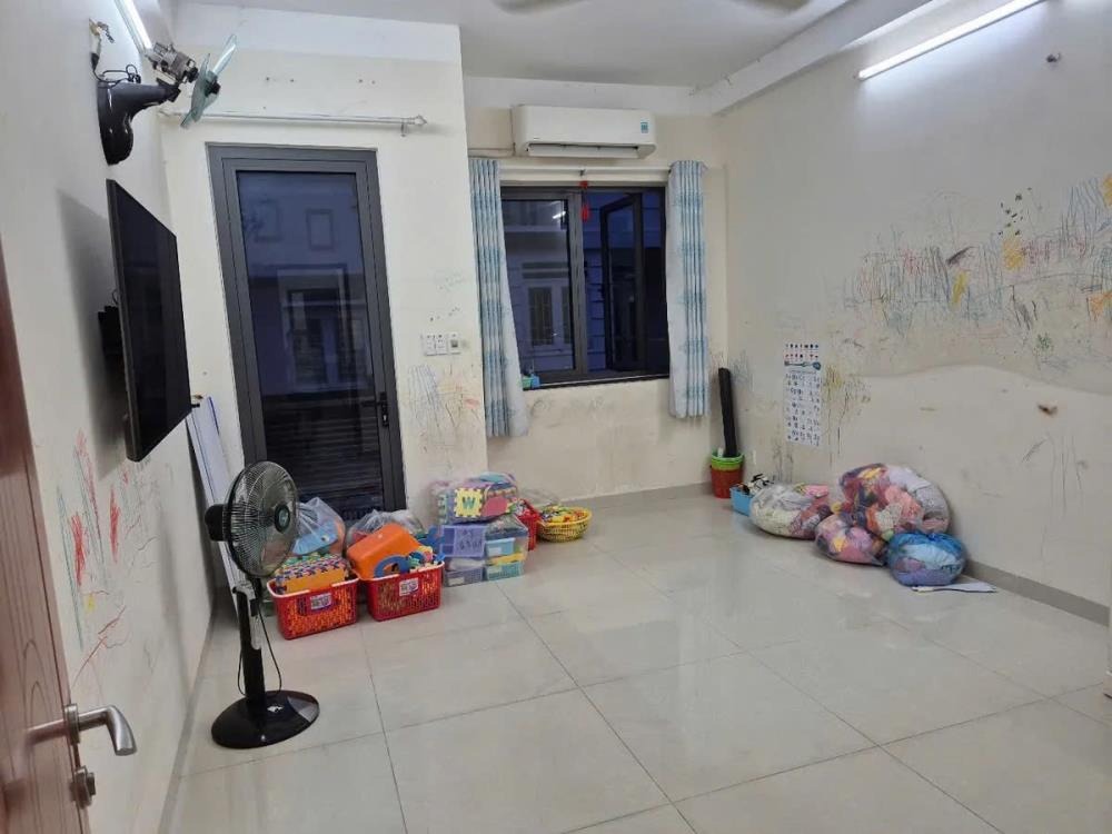 Nhà 4 Tầng Tân Phú: Xe Tải Vào Nhà, 66m², 4PN, 9.1 Tỷ Thương Lượng