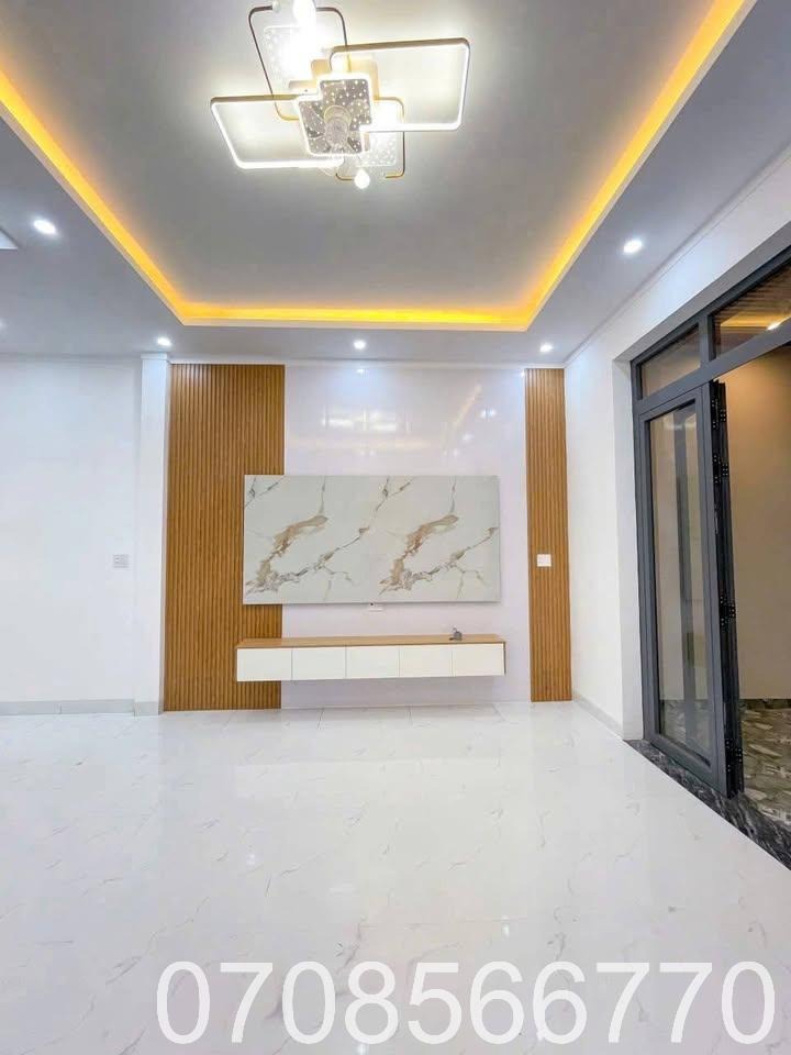 Chủ Gấp Gáp - Nhượng Đất 5x18, Tặng Nhà SHR, Giá Tốt Tại [Khu vực]