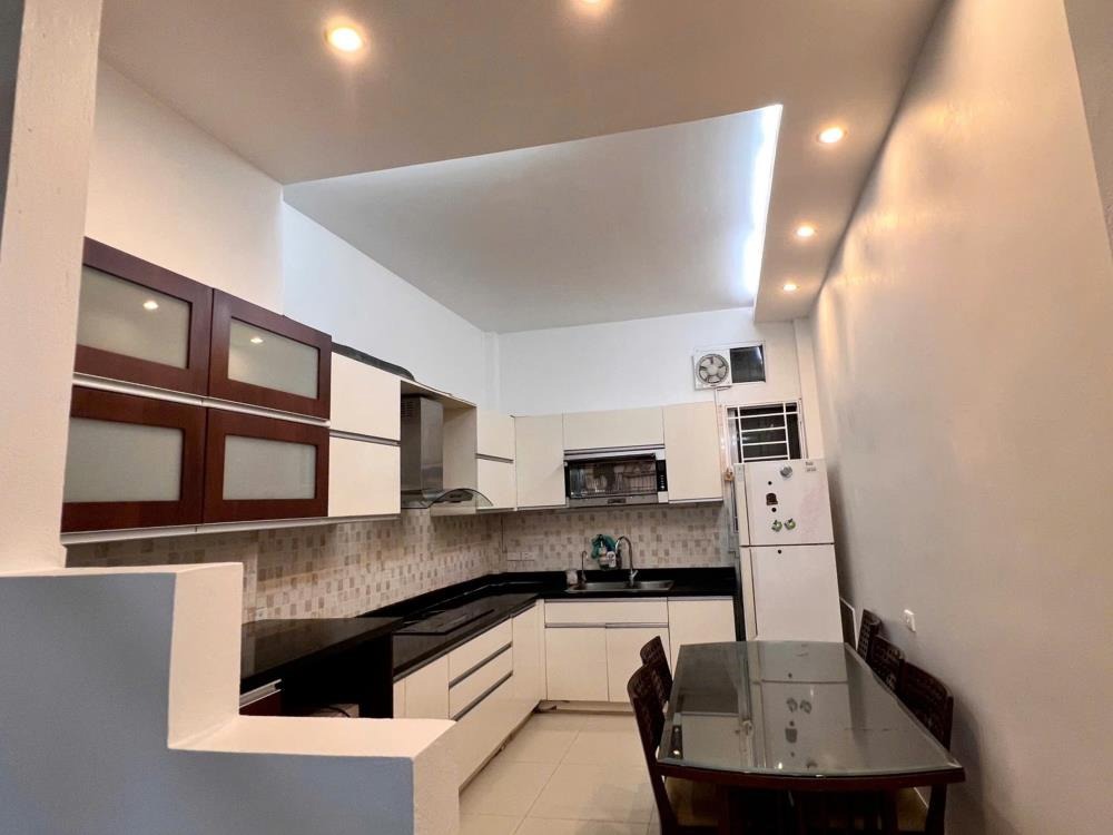 Cho Thuê Nhà 4 Tầng Phố Trung Kính, Cầu Giấy - Giá 15 Triệu/Tháng