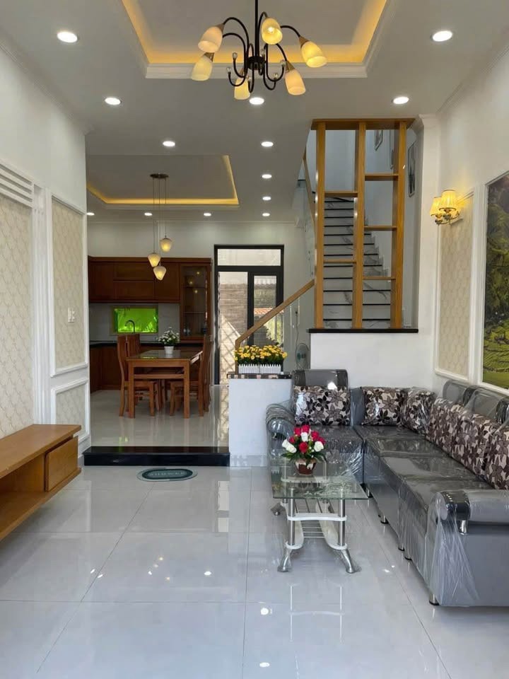 Bán nhà Bình Chánh - Giá Tốt, Vị Trí Đắc Địa, Sổ Riêng - 0866958155