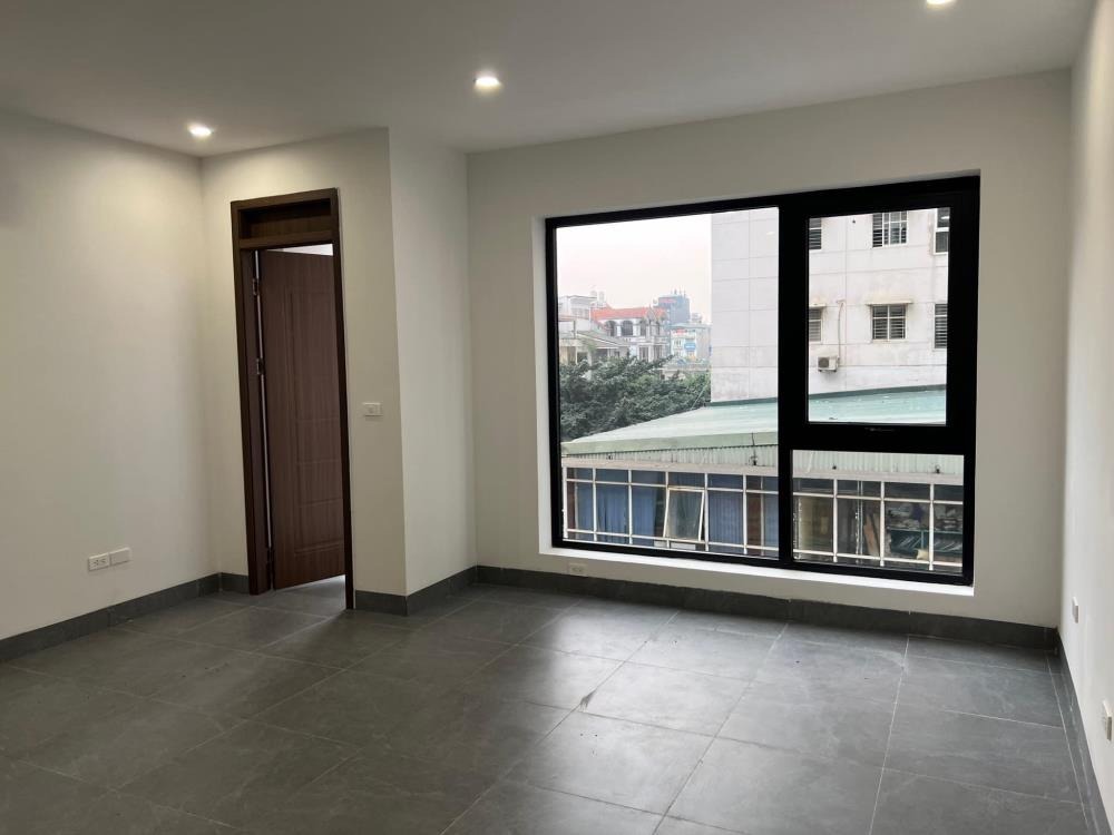 Cho thuê nhà mới thông sàn, thang máy, mặt tiền 6m, Nguyễn Văn Huyên