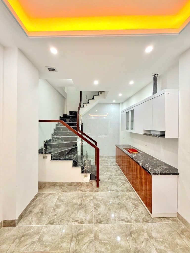 Bán nhà Phú Diễn gần ga tàu điện chỉ 6 tỷ | 32m² x 5 tầng