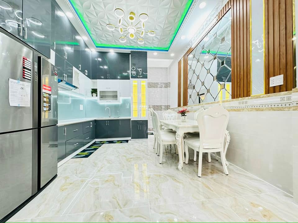 Bán nhà đẹp 4 tầng, xe hơi, Nguyễn Tri Phương, 10 tỷ - Vị trí VIP, Full Nội Thất