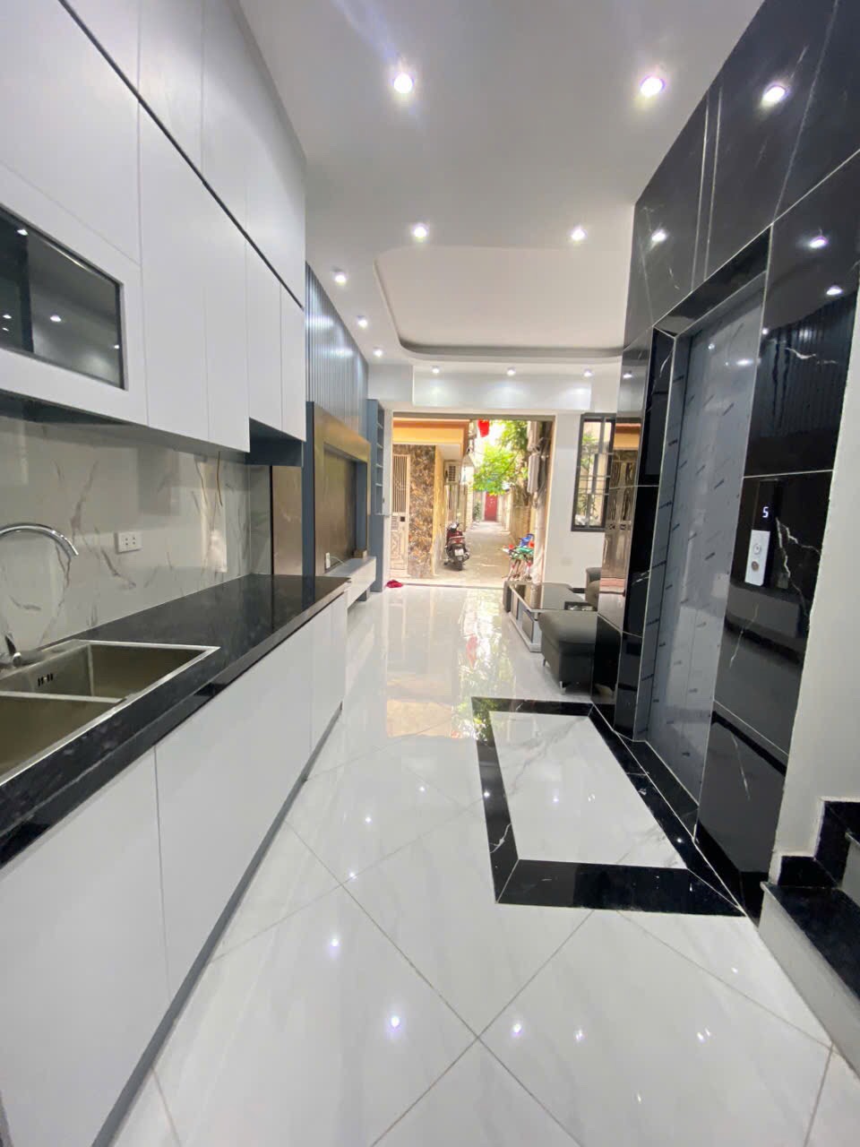 Bán nhà Khương Đình 6 tầng, thang máy, mới xây - Giá 8.2 tỷ