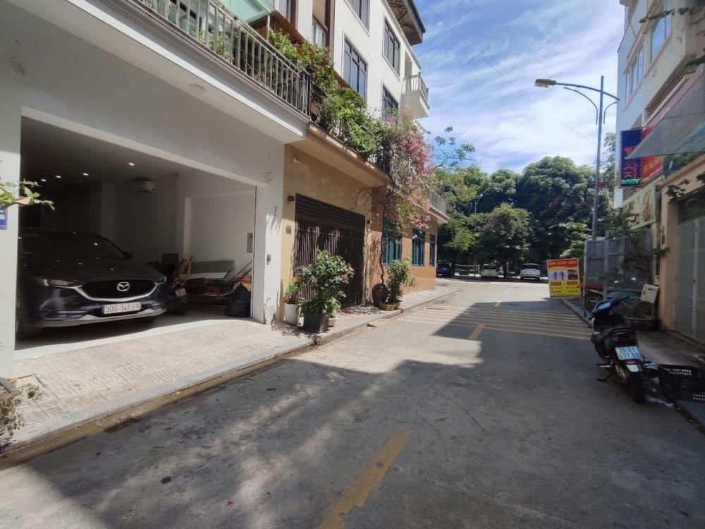 Siêu phẩm 5 tầng thang máy, gara oto hiện đại Văn Phú - Đầu tư tiềm năng