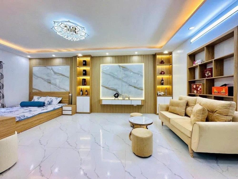 Bán nhà phố Bạch Mai - Ngõ thông, 15m ra ô tô - 3 gác, thoáng